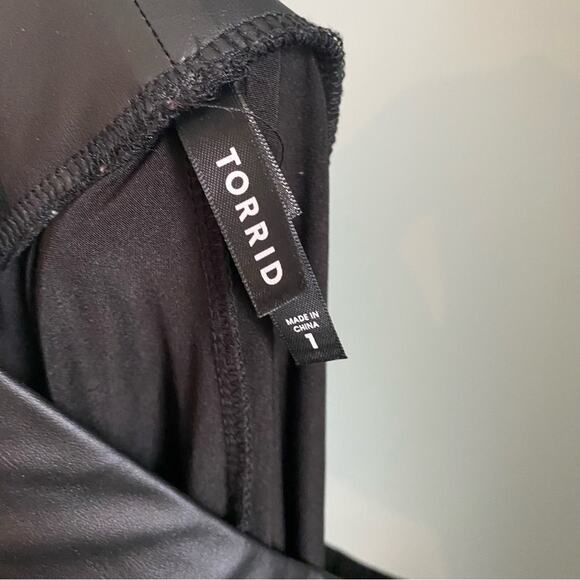 Torrid Full Length Signature Waist Pu Faux Leather Black Legging - Picture 4 of 5